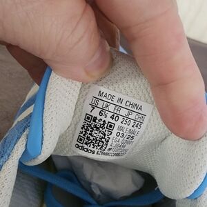 New in the Box Adidas Blue and White VL  Court 2.0 Casual with Gum Sole  7 M/8W